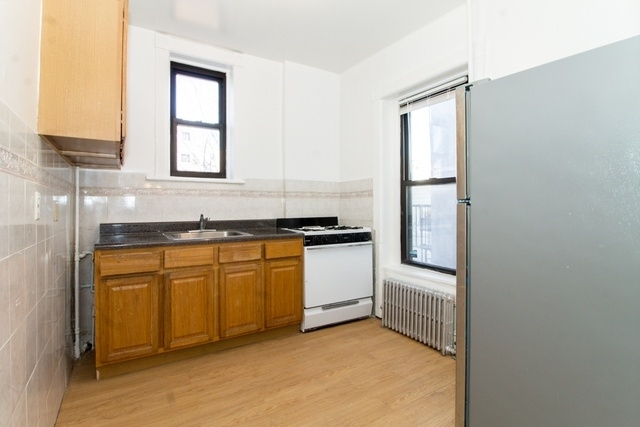 708 Manhattan Avenue - Photo 7