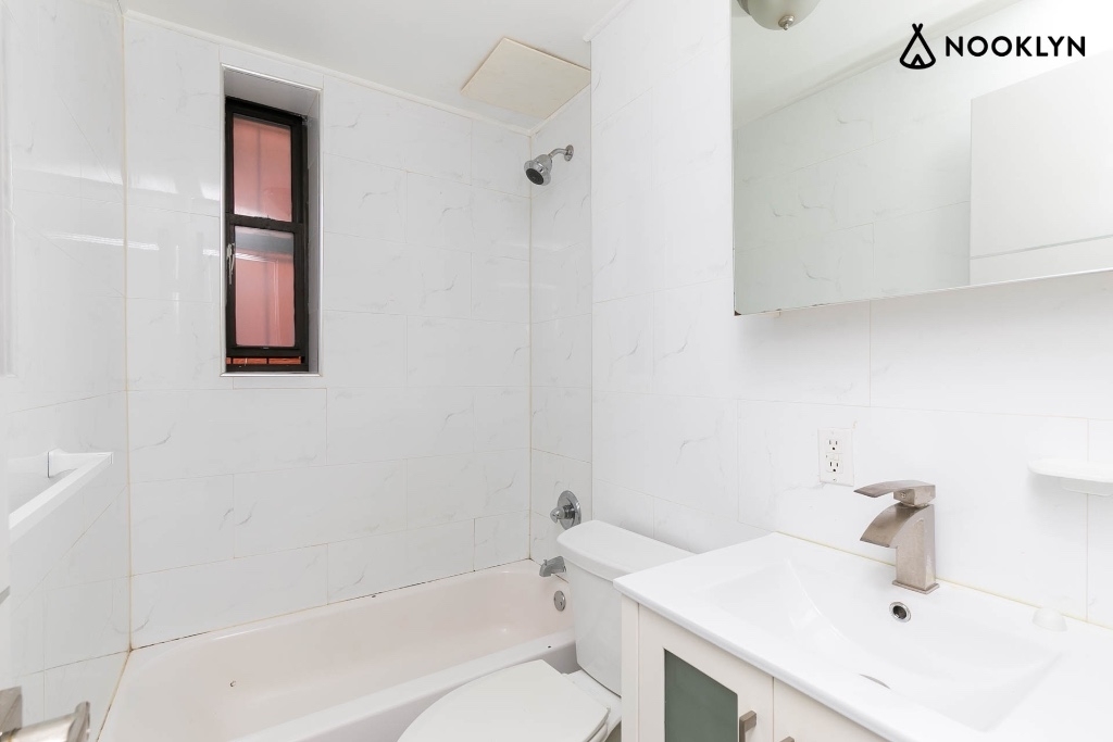 85 Ralph Avenue - Photo 1