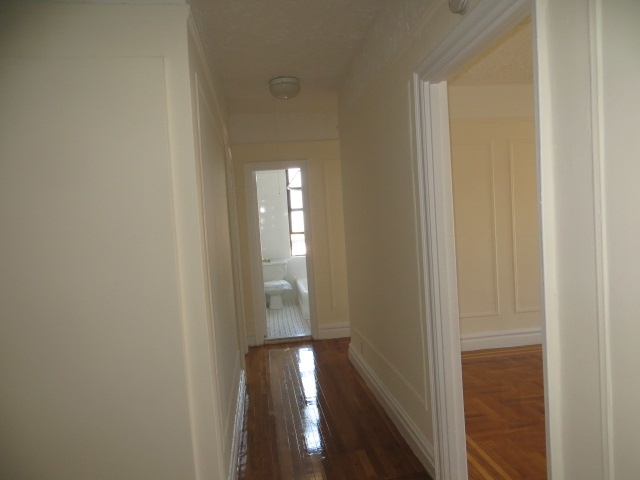 2138 Wallace Ave - Photo 4