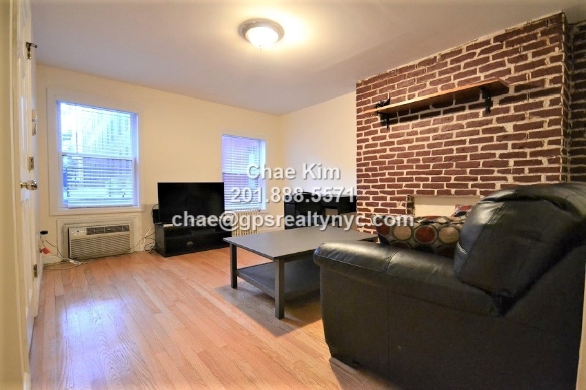 440 Third Ave - Photo 0