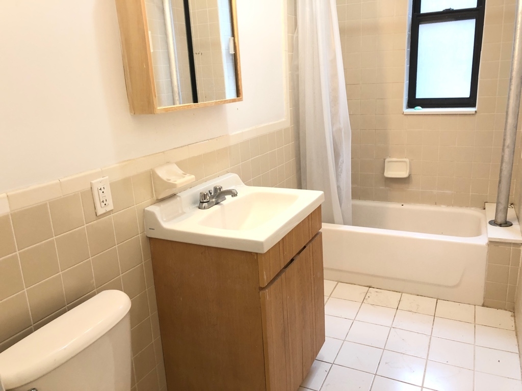 598 West 191 - Photo 2