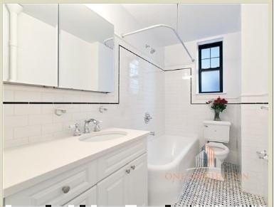 East 92nd Street - Photo 5