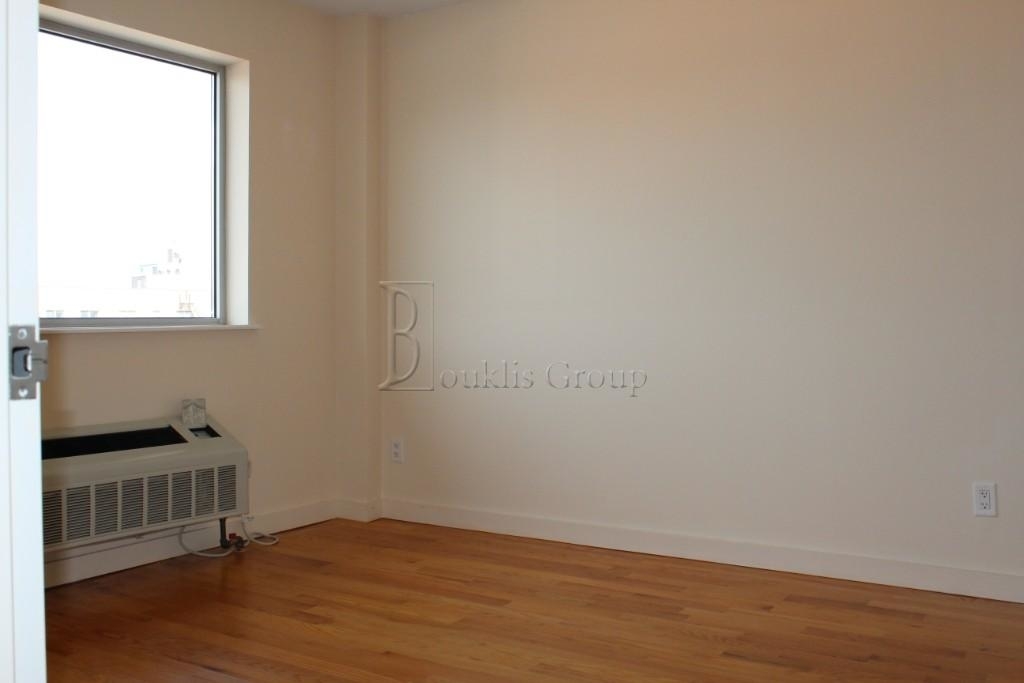 23-15 Astoria Blvd - Photo 5