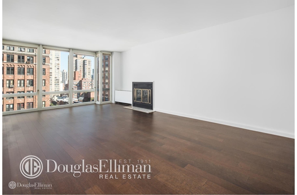 52 Park Avenue - Photo 0