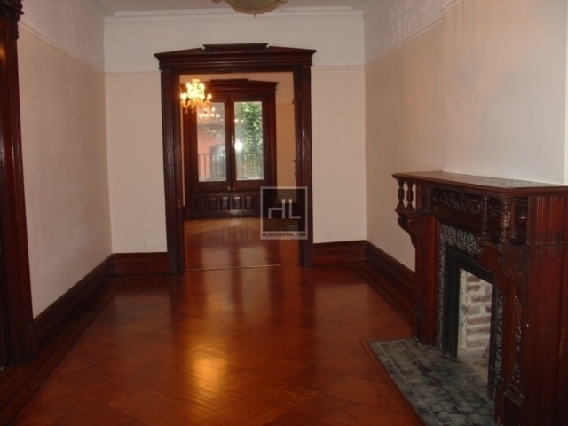 Lincoln Place - Photo 1