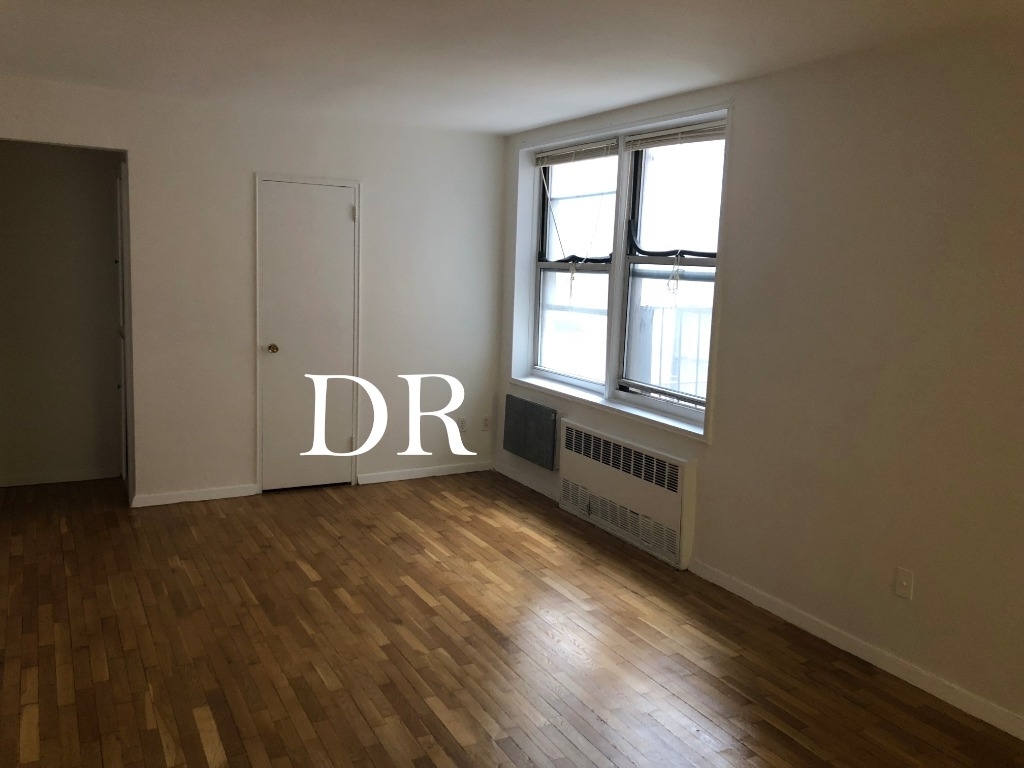 514 Ocean Parkway - Photo 2