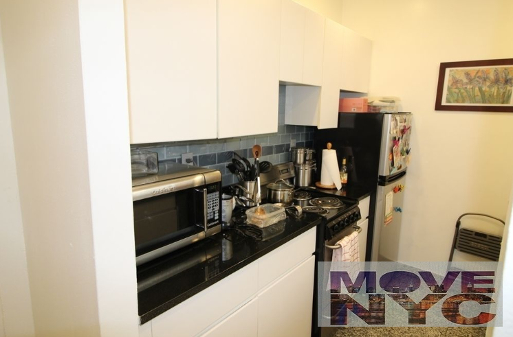 207 East 37th Street - Photo 7