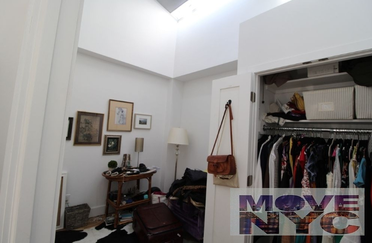 207 East 37th Street - Photo 4