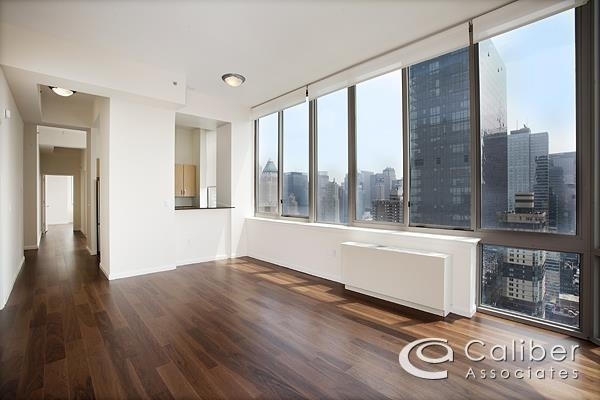 10th Avenue - Photo 5