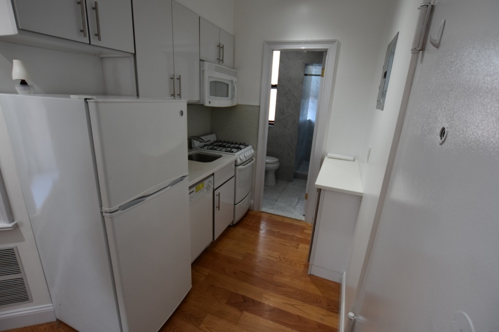 172 Mulberry St - Photo 6