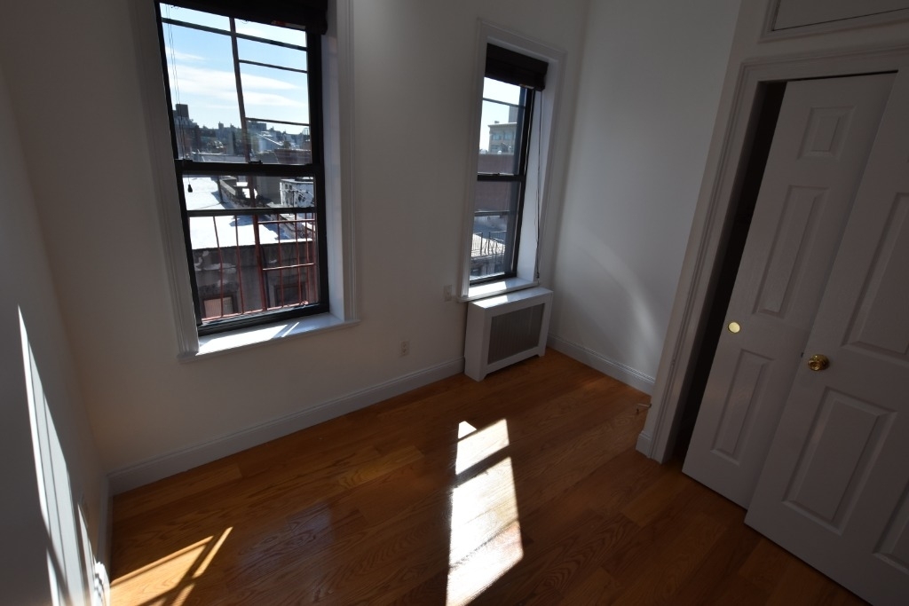 172 Mulberry St - Photo 3