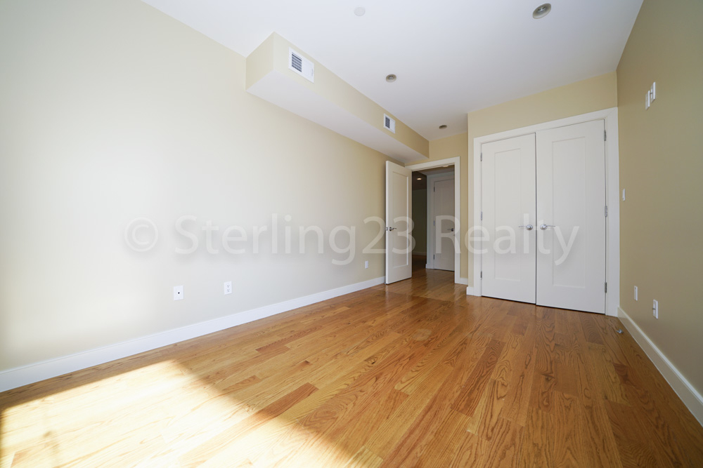 2704 Hoyt Ave  - Photo 3