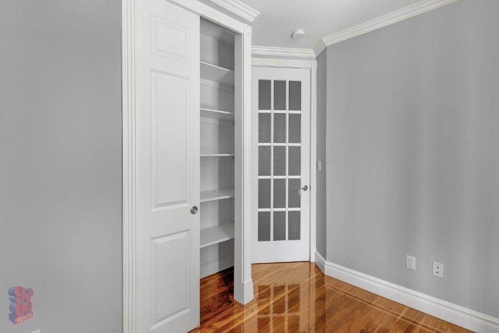 1590 Lexington Avenue - Photo 3