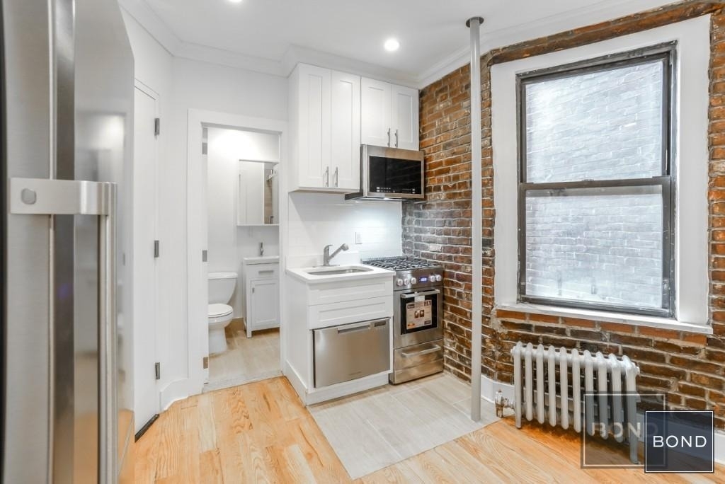 128 MacDougal Street - Photo 1