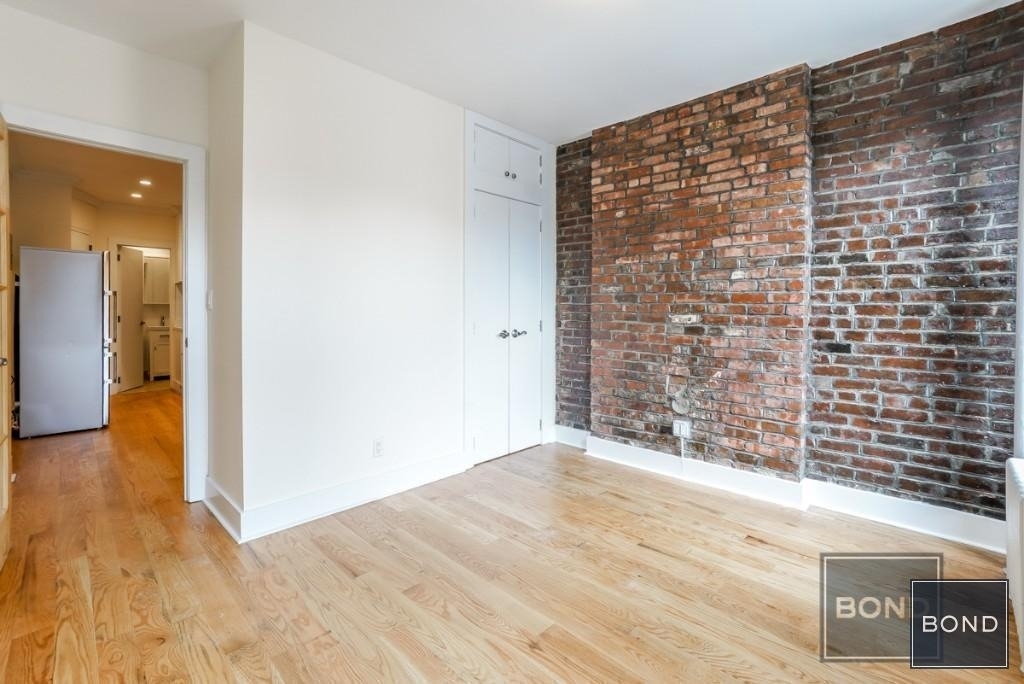 128 MacDougal Street - Photo 3