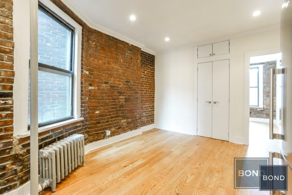 128 MacDougal Street - Photo 2