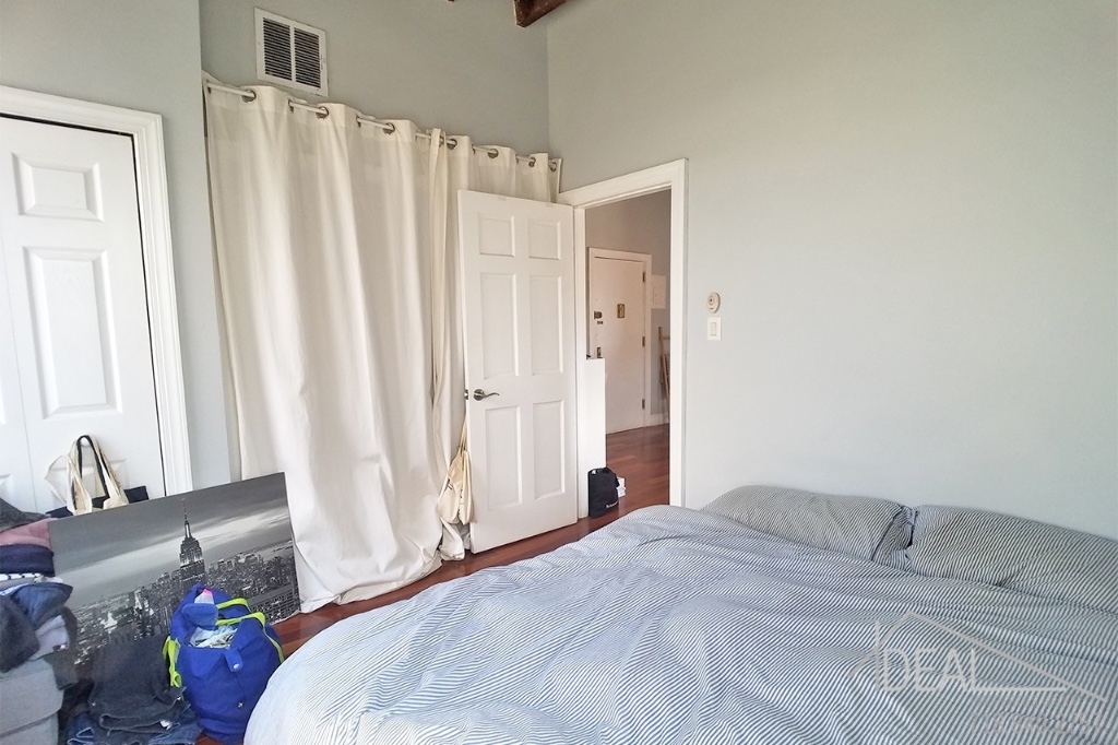 481 11th street  - Photo 5