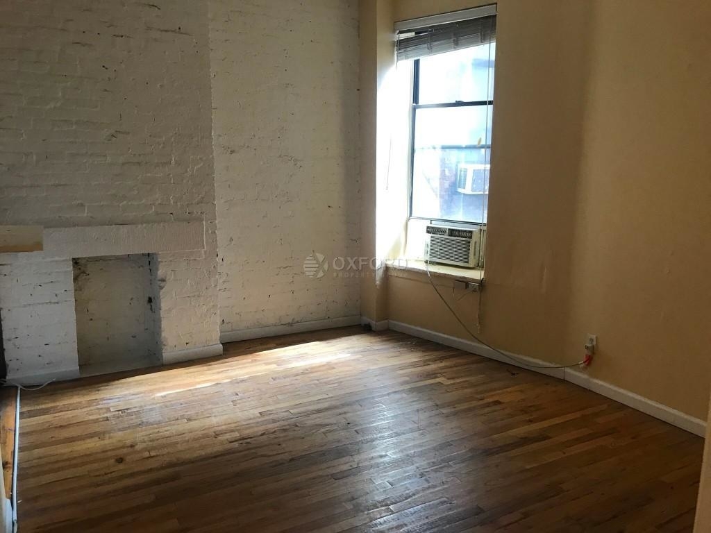 350 West 47th Street - Photo 2