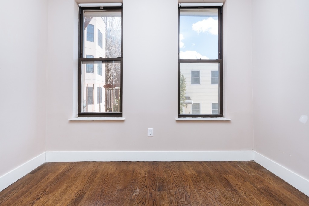 109 Roebling - Photo 10