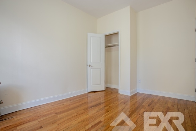 709 dekalb ave - Photo 2