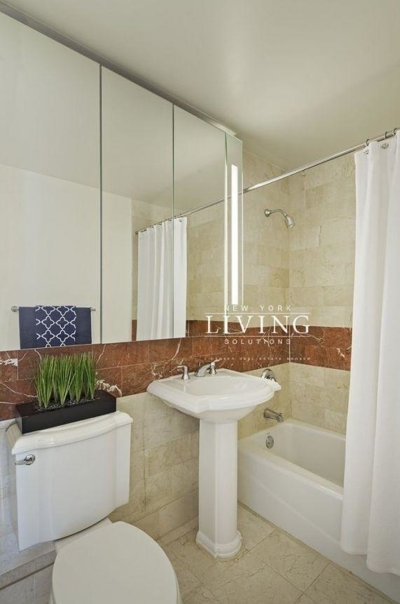 260 West 54th Street - Photo 5