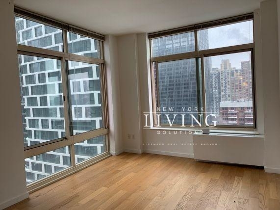 260 West 54th Street - Photo 3