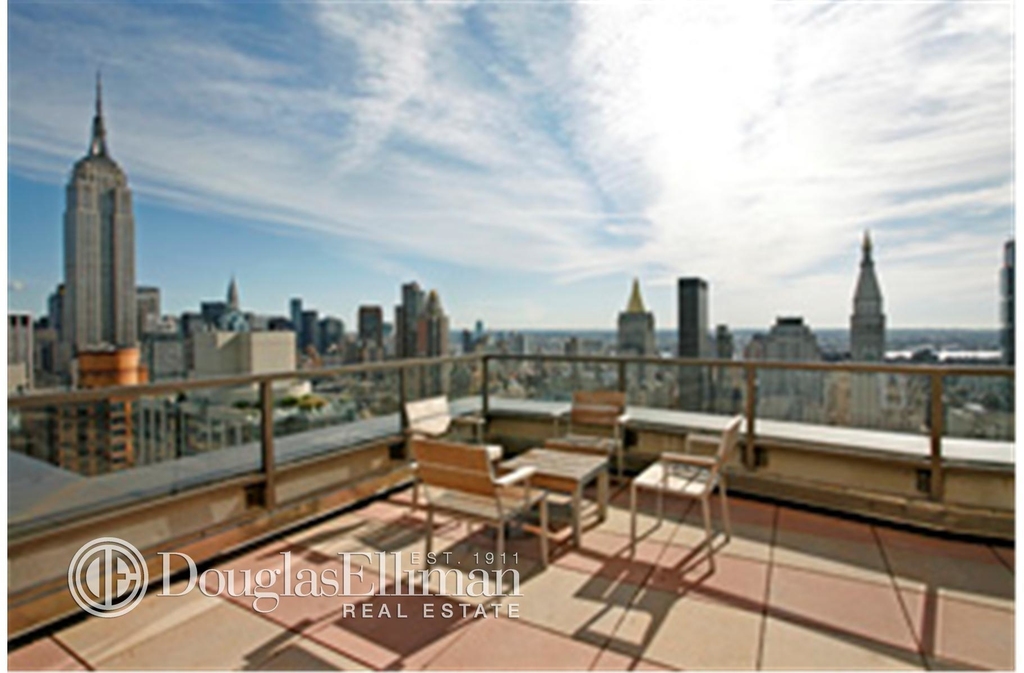 101 West 24th St - Photo 13