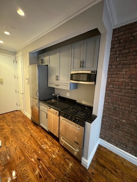 202 East 13 - Photo 3