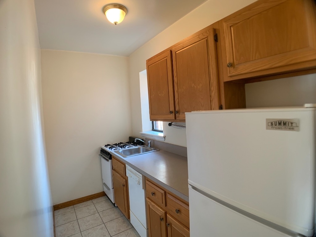 491 Columbus Avenue, Apt. Ph-a - Photo 4