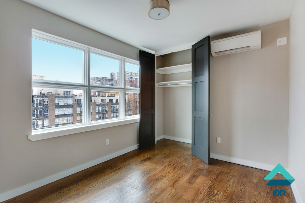 125 Leonard Street - Photo 2