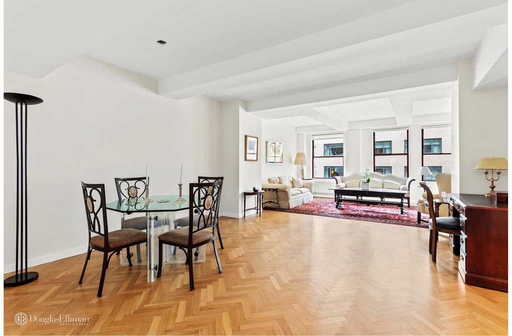 40 East 61st St - Photo 1