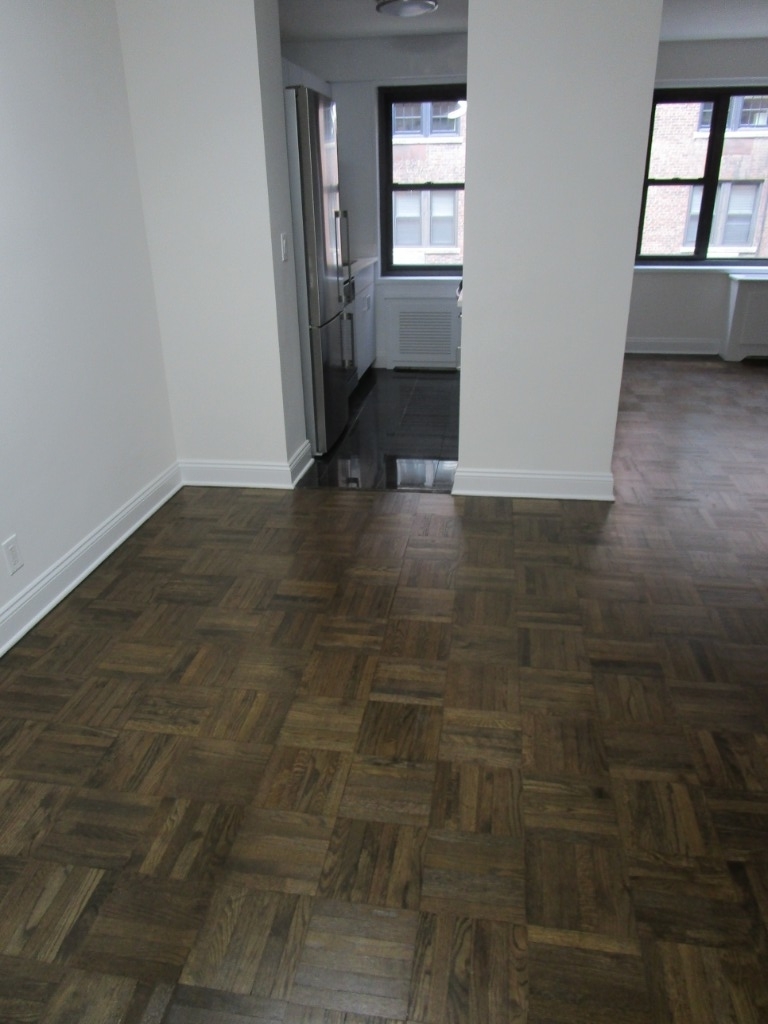 East 56 Street - Photo 10