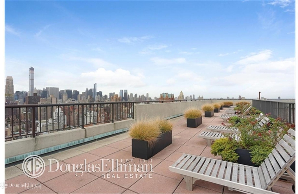 301 East 79th St - Photo 8