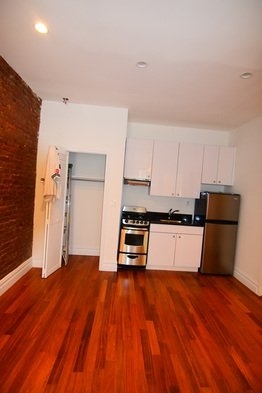 1095 2nd Avenue - Photo 3