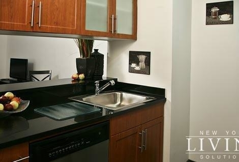 100 Maiden Lane - Photo 2