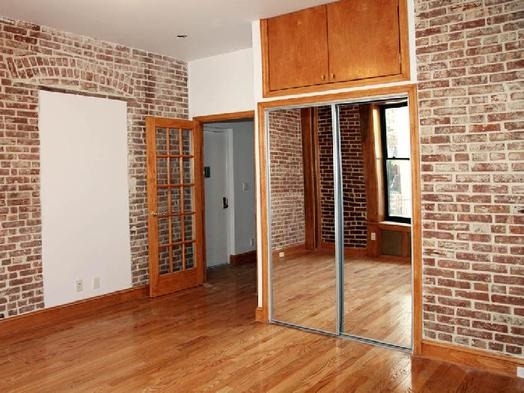 320 East 52nd - Photo 4