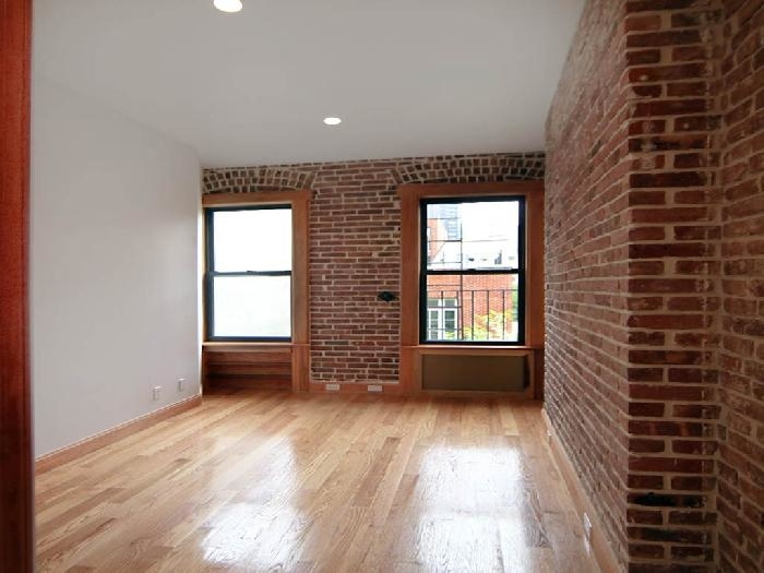 320 East 52nd - Photo 1