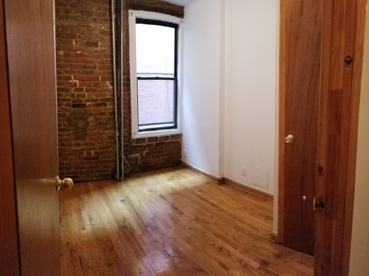 346 E 13th street - Photo 3