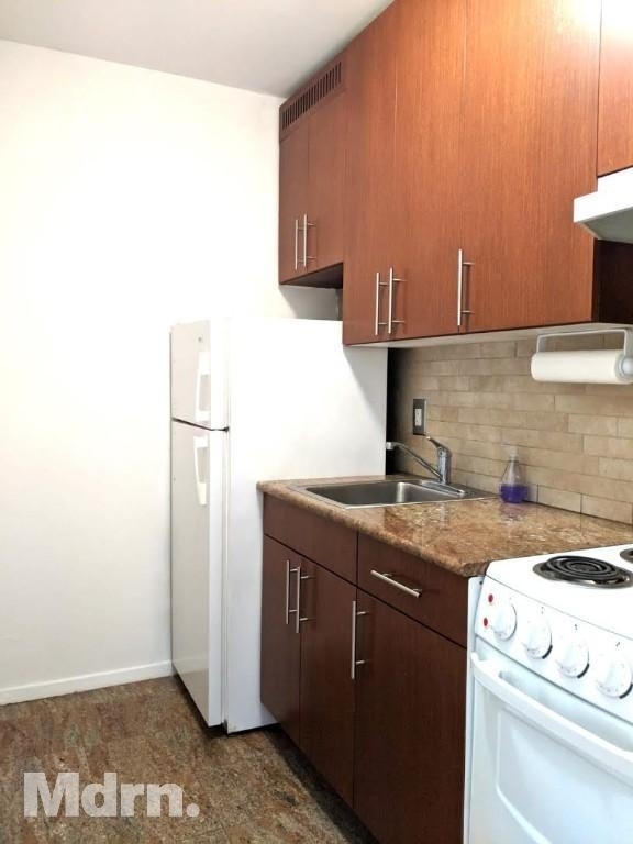 207 East 27 - Photo 1