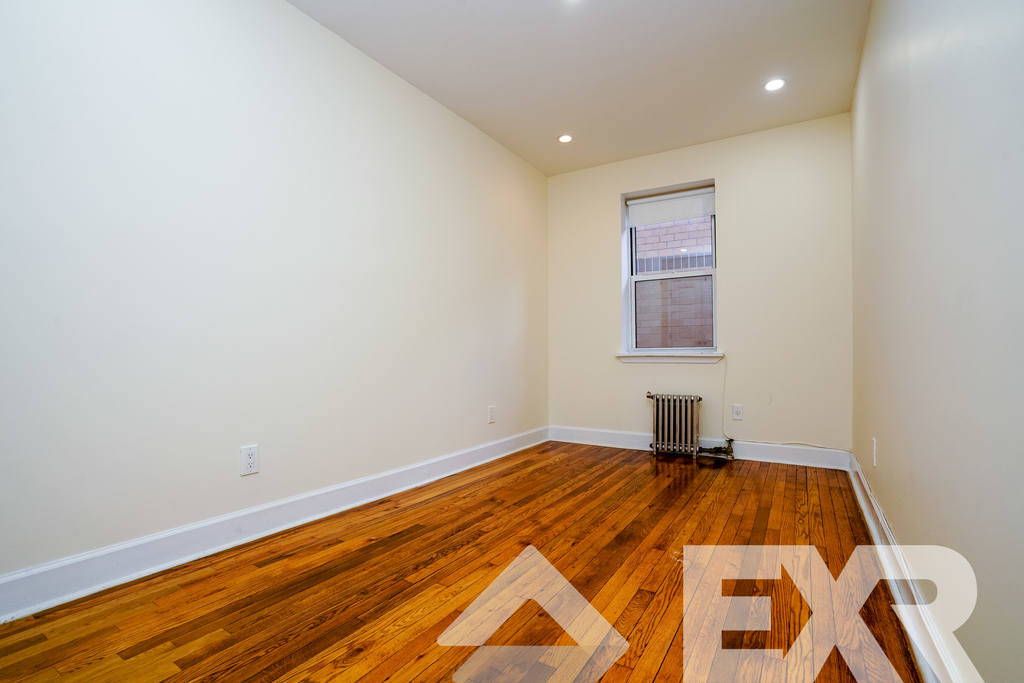 667 Brooklyn Avenue - Photo 5