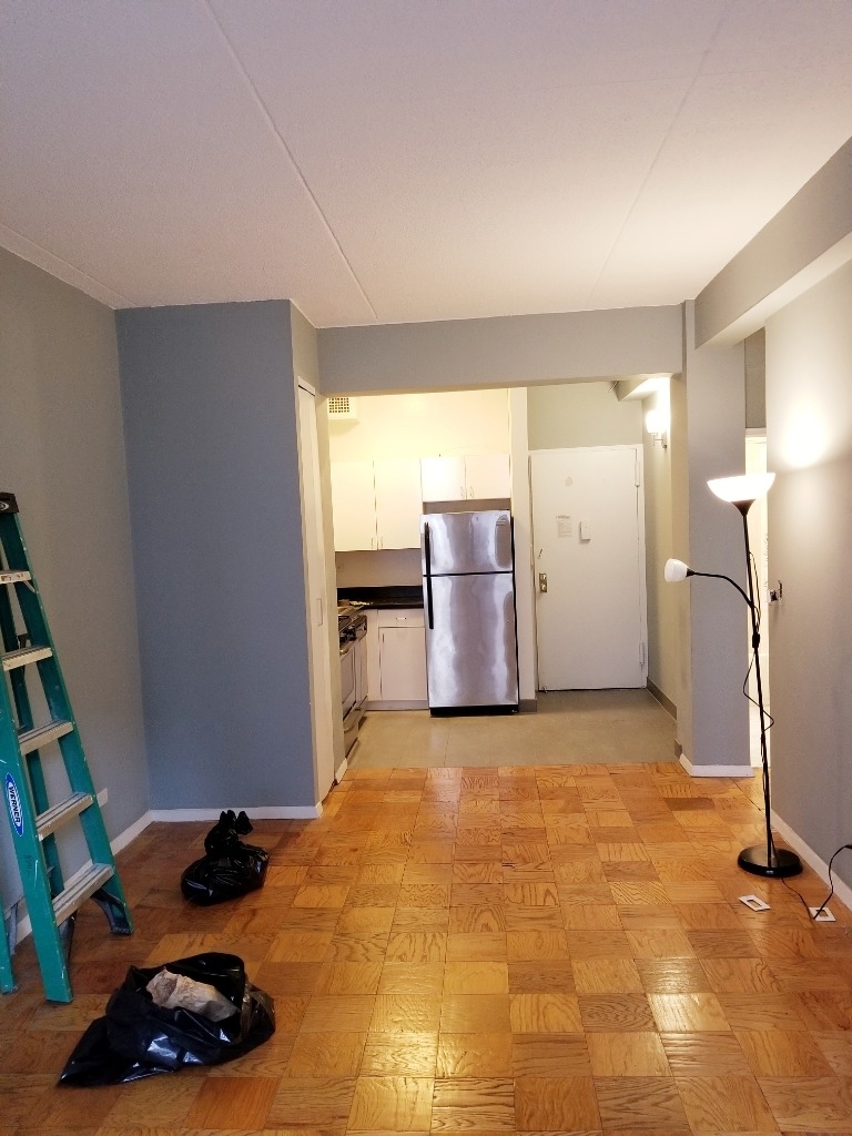 235 West 22nd Street - Photo 7