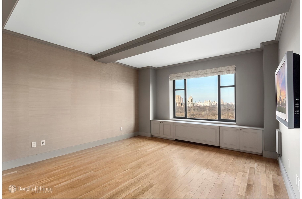 110 Central Park South - Photo 3