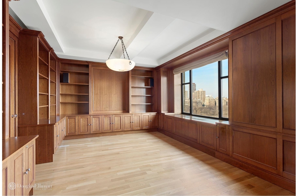 110 Central Park South - Photo 1