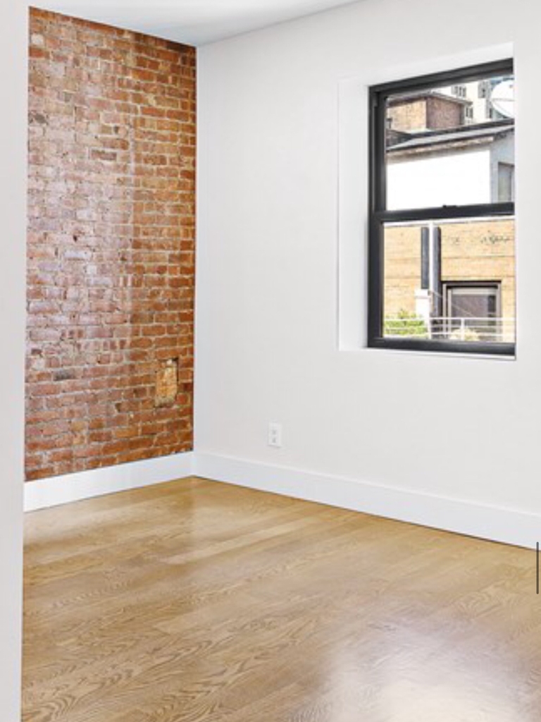 71st street and 2nd avenue  - Photo 2