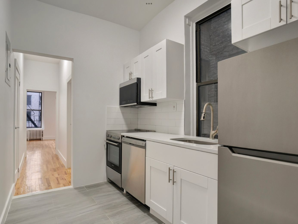 48th Street & 9th Avenue  - Photo 1