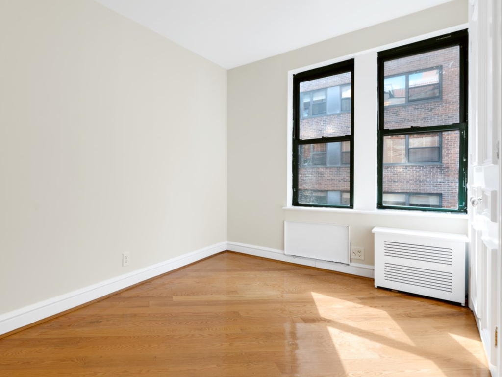 48th Street & 9th Avenue  - Photo 6
