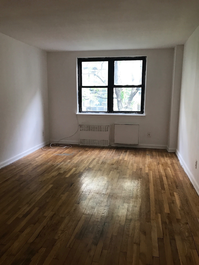 48th Street & 9th Avenue  - Photo 7