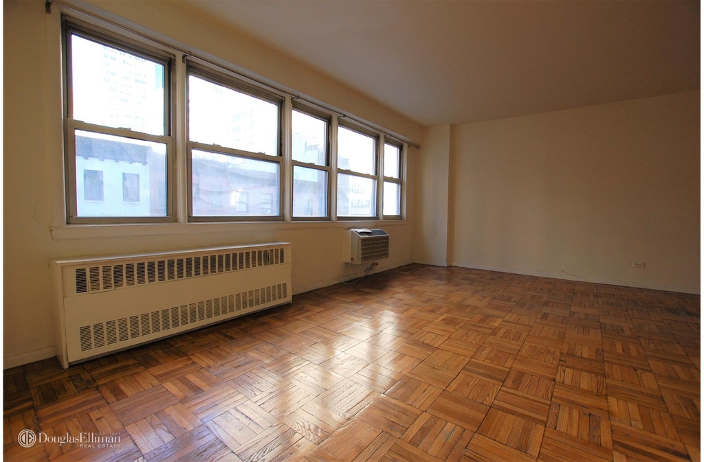 150 East 37th St - Photo 0