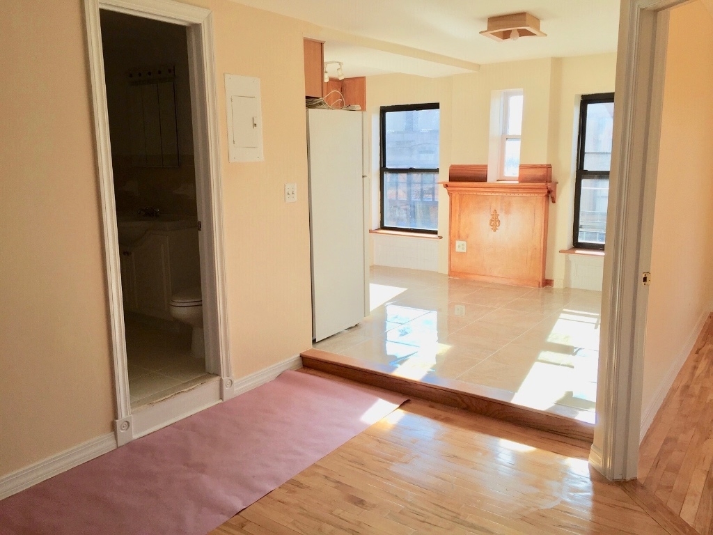 305 Atlantic Avenue - Photo 1