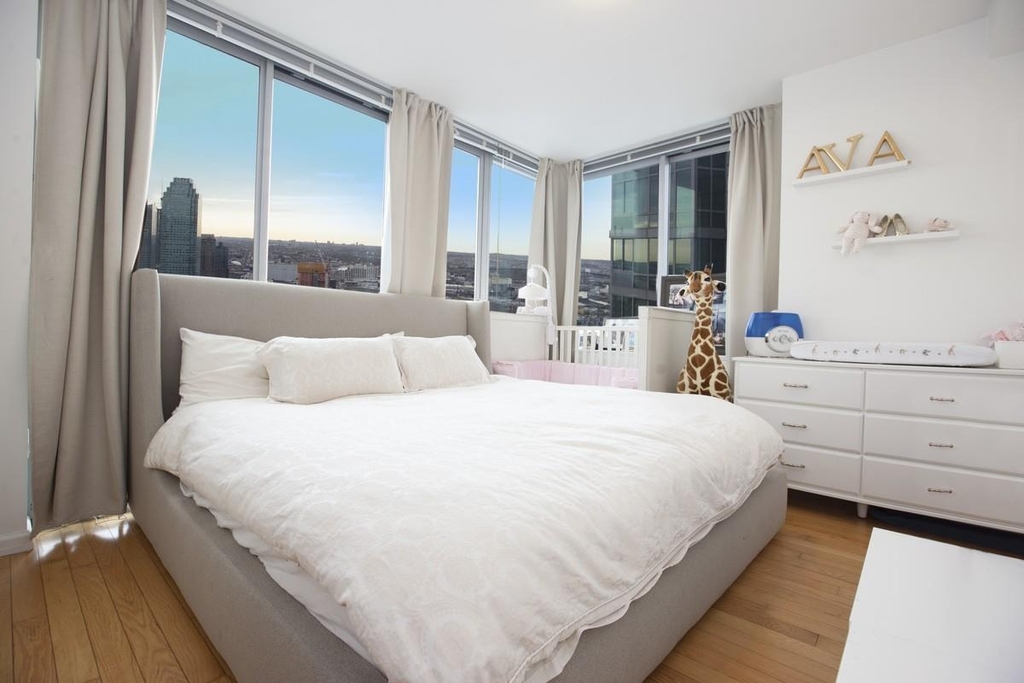 45th Avenue - Photo 3